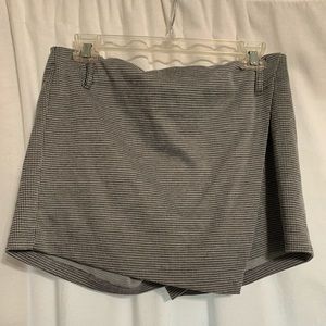 Black and white skort